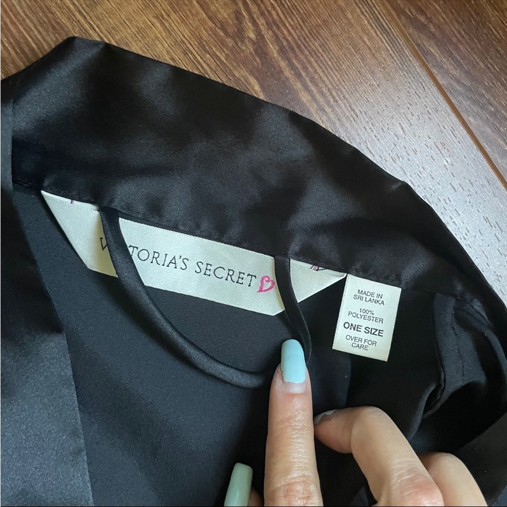 Victoria’s secret black satin robe, one size, Vintage - Picture 2 of 6